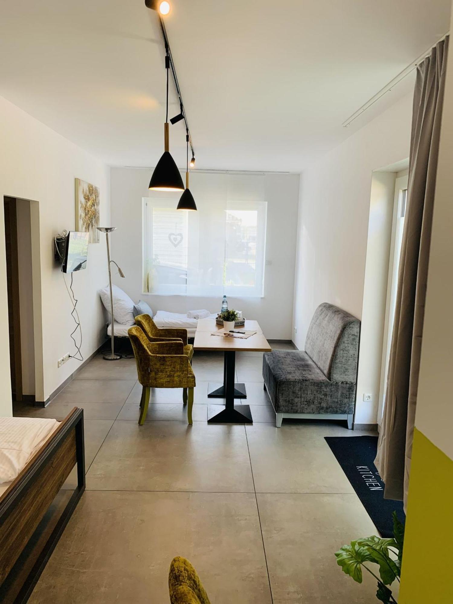 Gaeste Und Messezimmer אדלהייסדורף מראה חיצוני תמונה